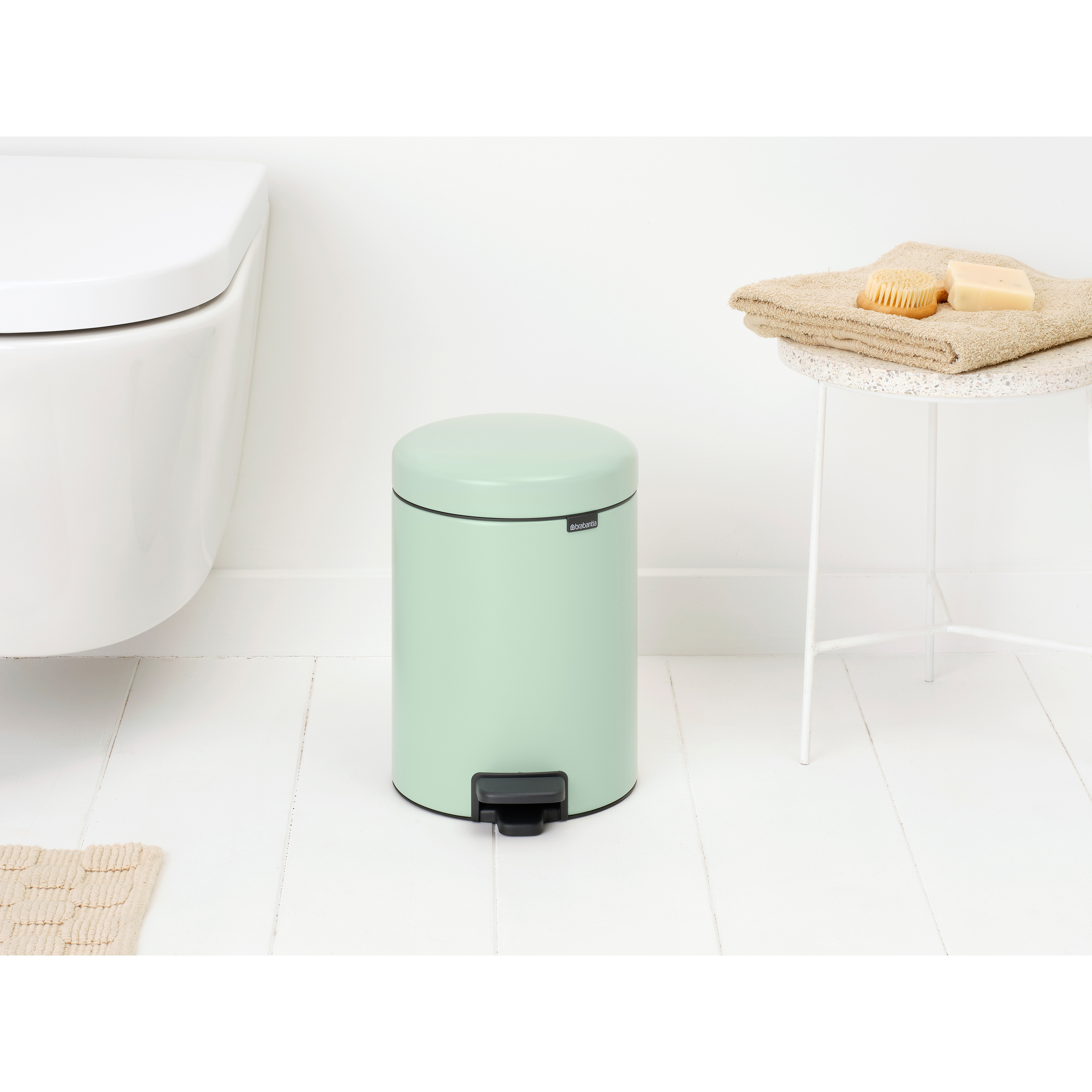 https://admins.leno.lv/storage/media/14336/newicon_pedal_bin,_5l_-_jade_green_-_8710755233883_brabantia_96dpi_2000x2000px_9_nr-35664.jpg