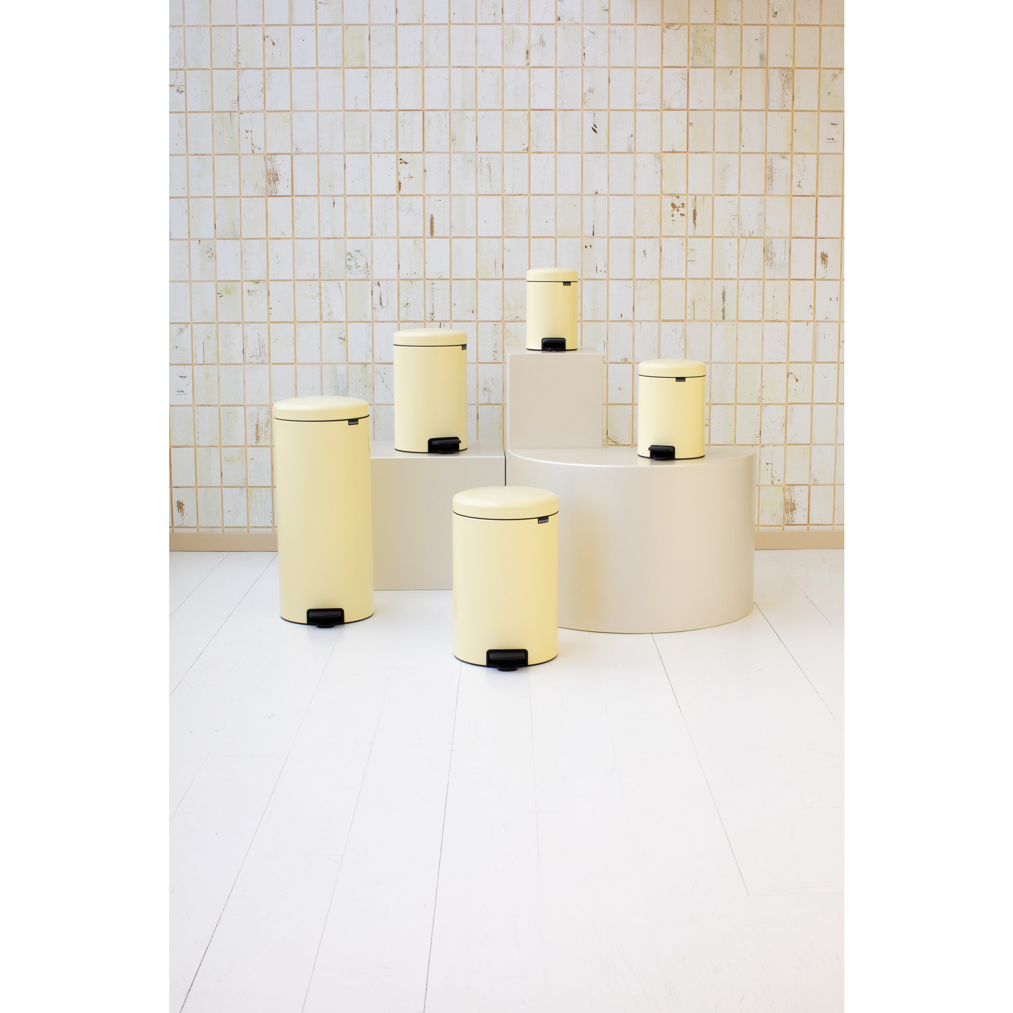 https://admins.leno.lv/storage/media/14358/newicon_pedal_bin,_3,_5,_12,_20_and_30_litre,_soft_closing,_plastic_inner_bucket_-_mellow_yellow_96dpi_2000x2000px_9_nr-35508.jpg