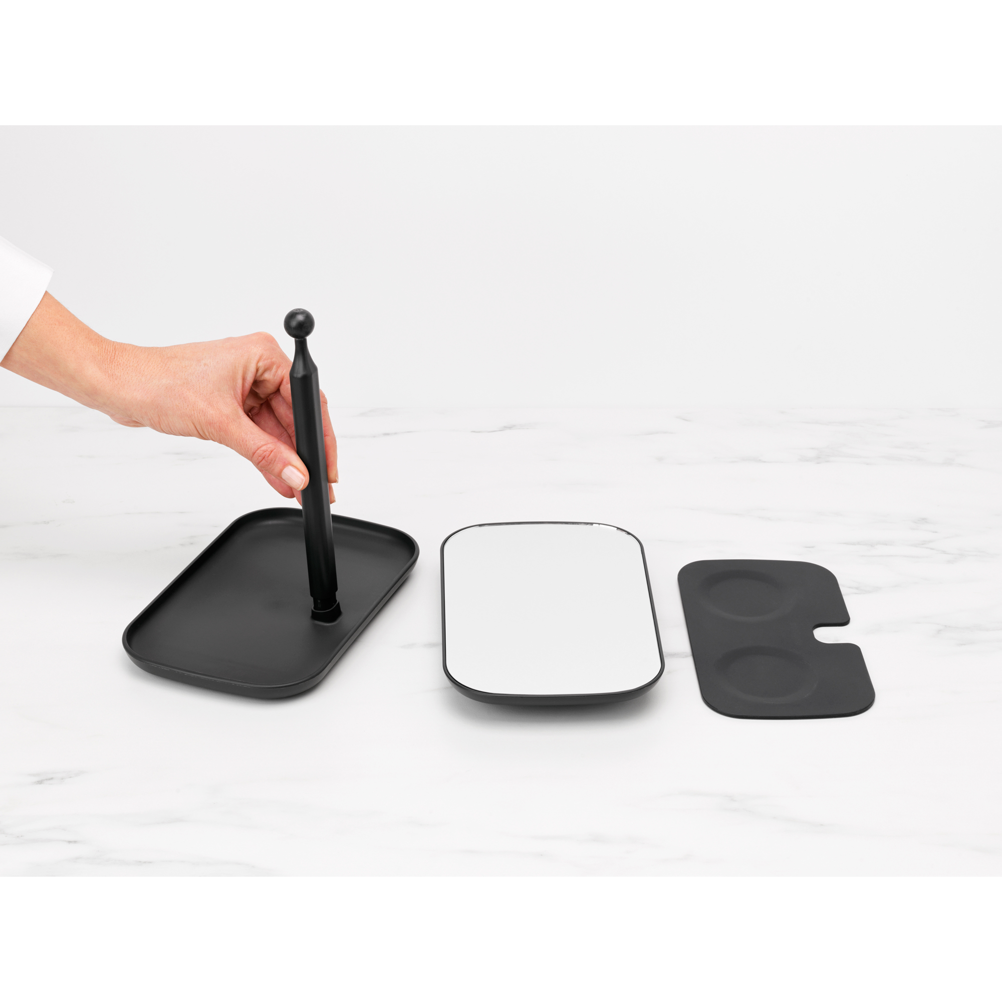 https://admins.leno.lv/storage/media/14599/renew_mirror_with_storage_tray_-_dark_grey_-_8710755280702_brabantia_300dpi_2000x2000px_9_nr-21991.jpg