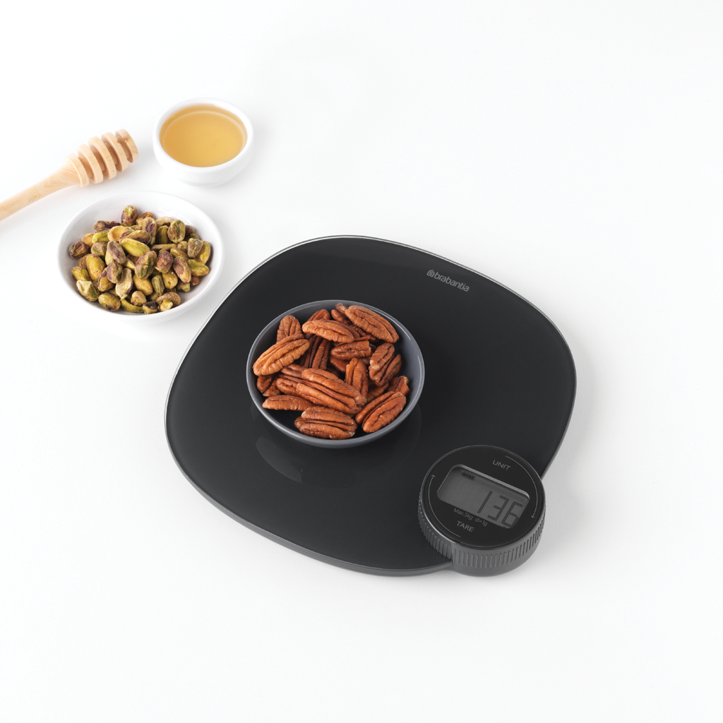 https://admins.leno.lv/storage/media/14979/kitchen_scales_plus,_tasty-_-_dark_grey_-_8710755122880_brabantia_72dpi_1024x1024px_x_nr-15328.png