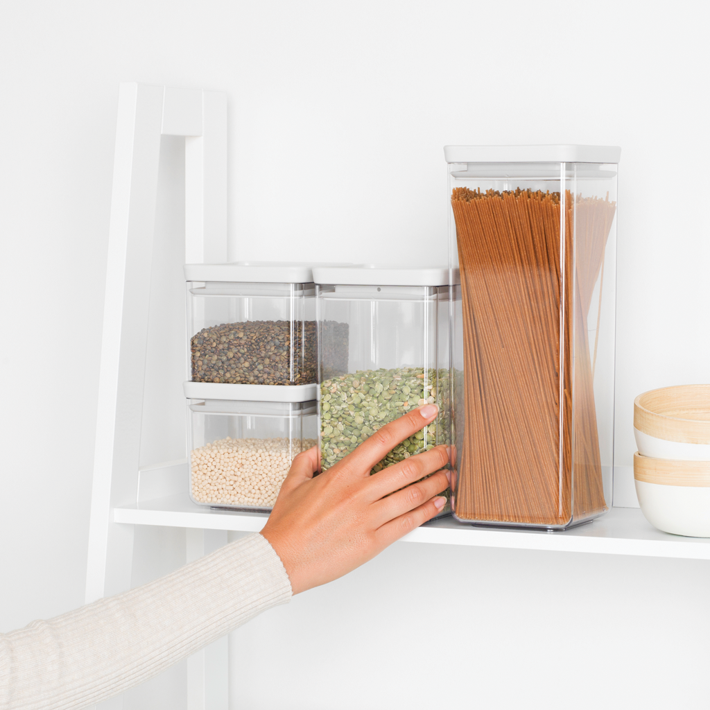 https://admins.leno.lv/storage/media/15011/square_canister,_set_of_4,_tasty-_-_light_grey_-_8710755122569_brabantia_72dpi_1024x1024px_x_nr-15770.png