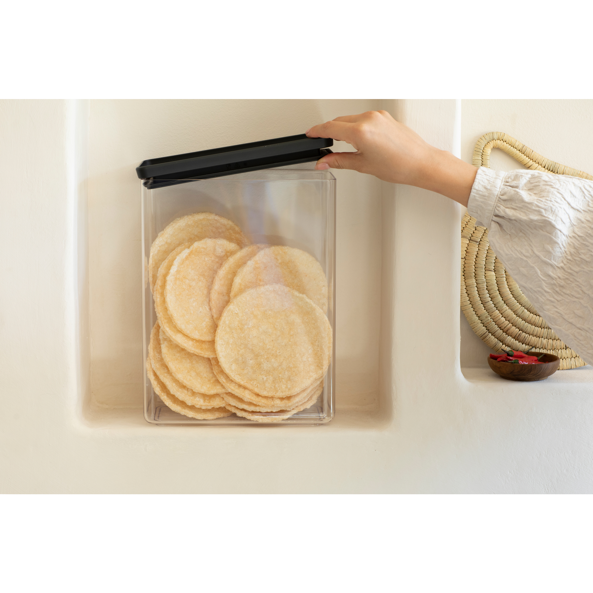 https://admins.leno.lv/storage/media/15045/tasty-_stackable_canister,_5.4l_-_dark_grey_-_8710755229985_brabantia_96dpi_2000x2000px_9_nr-34976.jpg