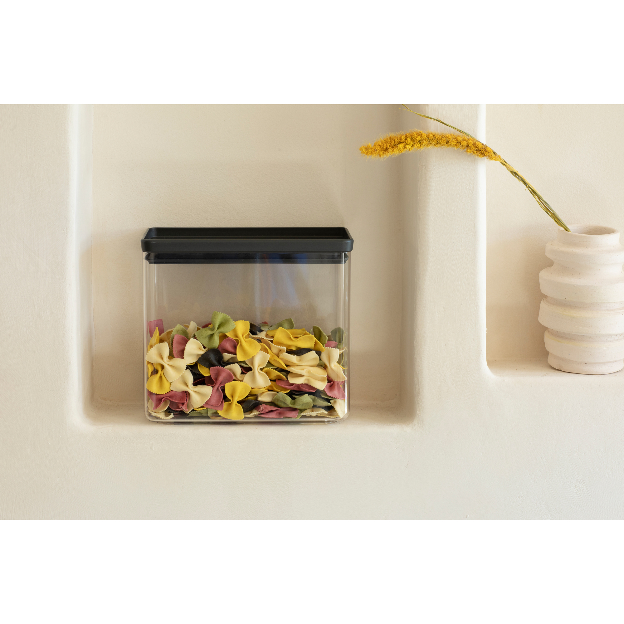 https://admins.leno.lv/storage/media/15051/tasty-_stackable_canister,_3.5l_-_dark_grey_-_8710755229961_brabantia_96dpi_2000x2000px_9_nr-34971.jpg