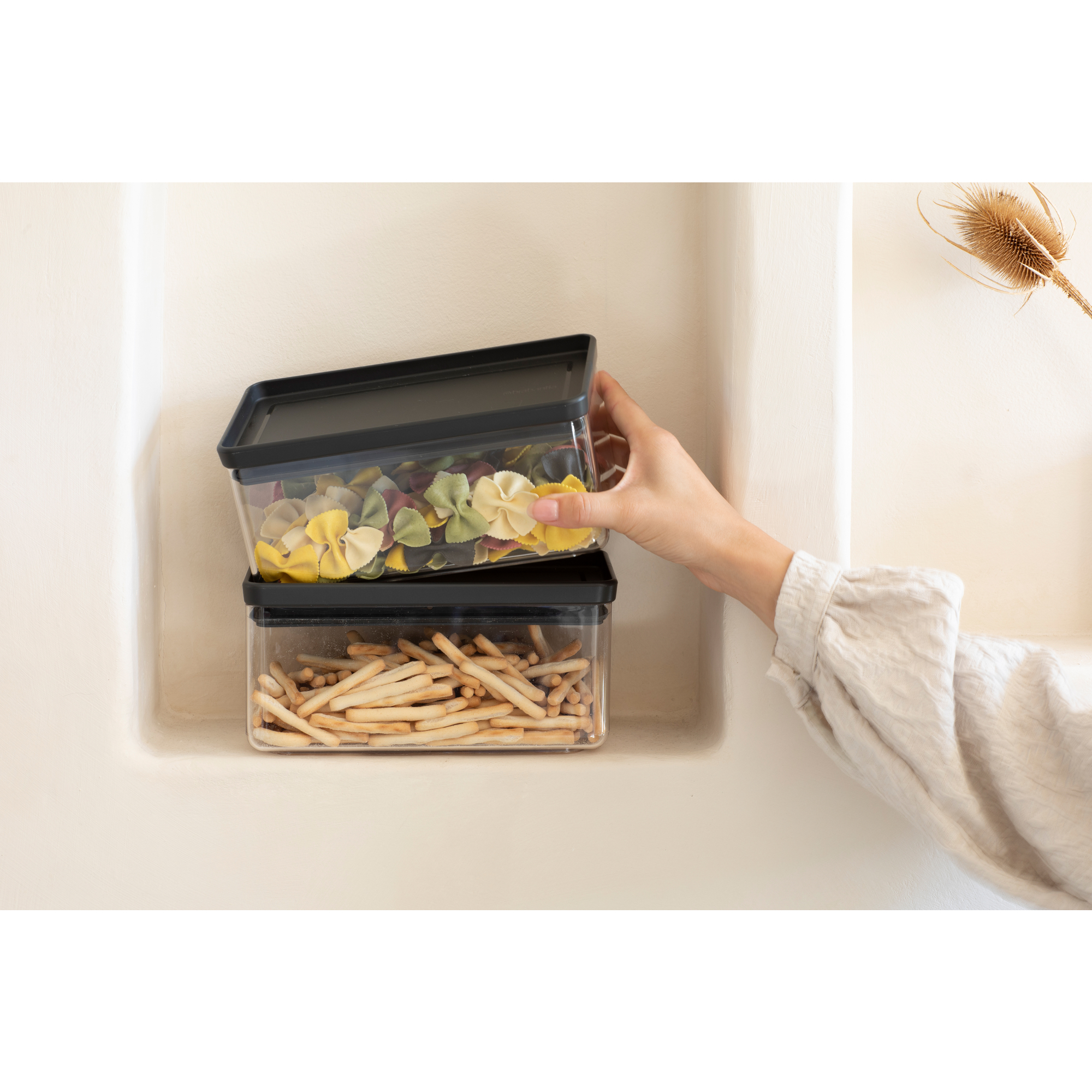 https://admins.leno.lv/storage/media/15062/tasty-_stackable_canister,_1.5l_-_dark_grey_-_8710755229923_brabantia_96dpi_2000x2000px_9_nr-34956.jpg