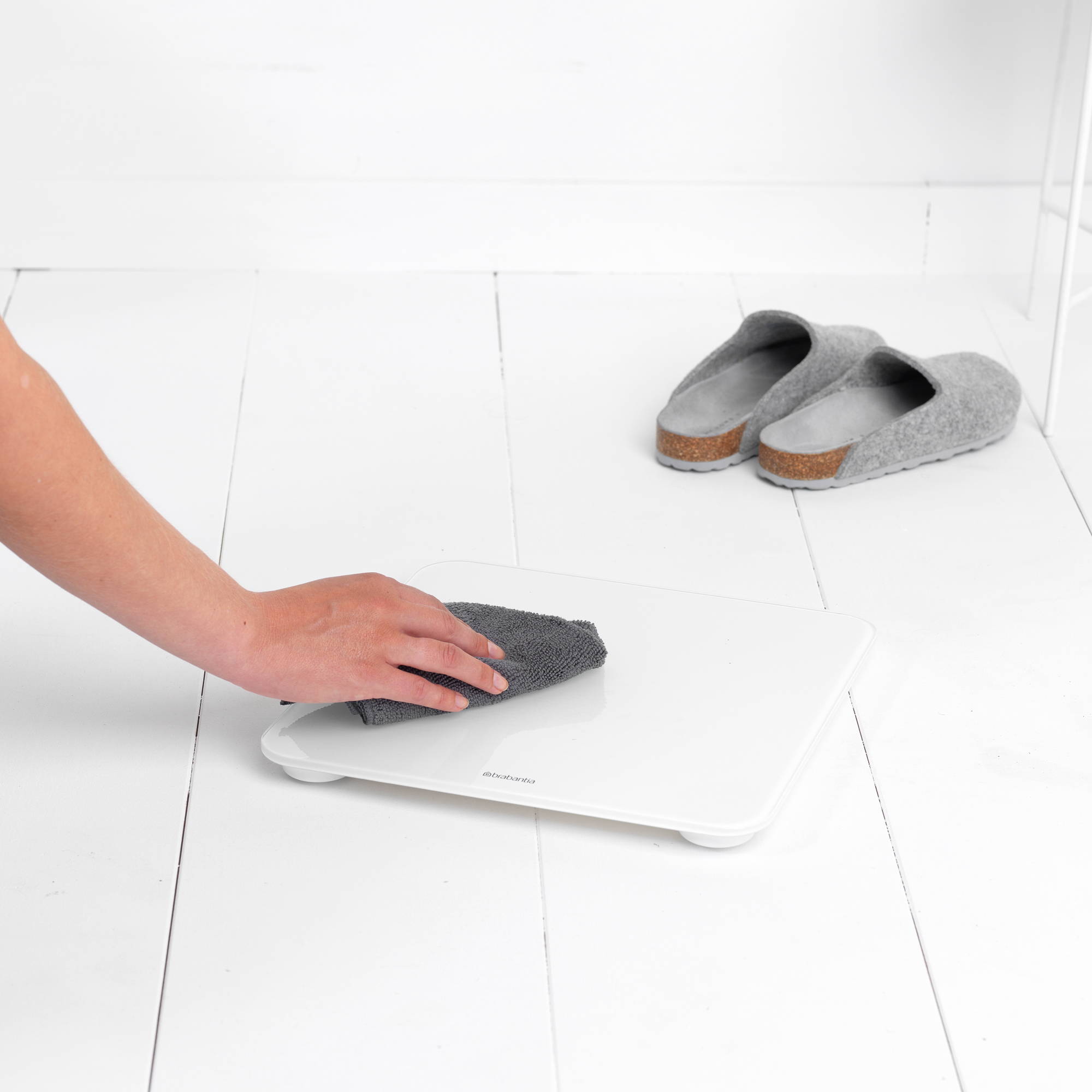 https://admins.leno.lv/storage/media/15141/renew_digital_bathroom_scales_-_white_-_8710755280146_brabantia_300dpi_2000x2000px_9_nr-20012.jpg