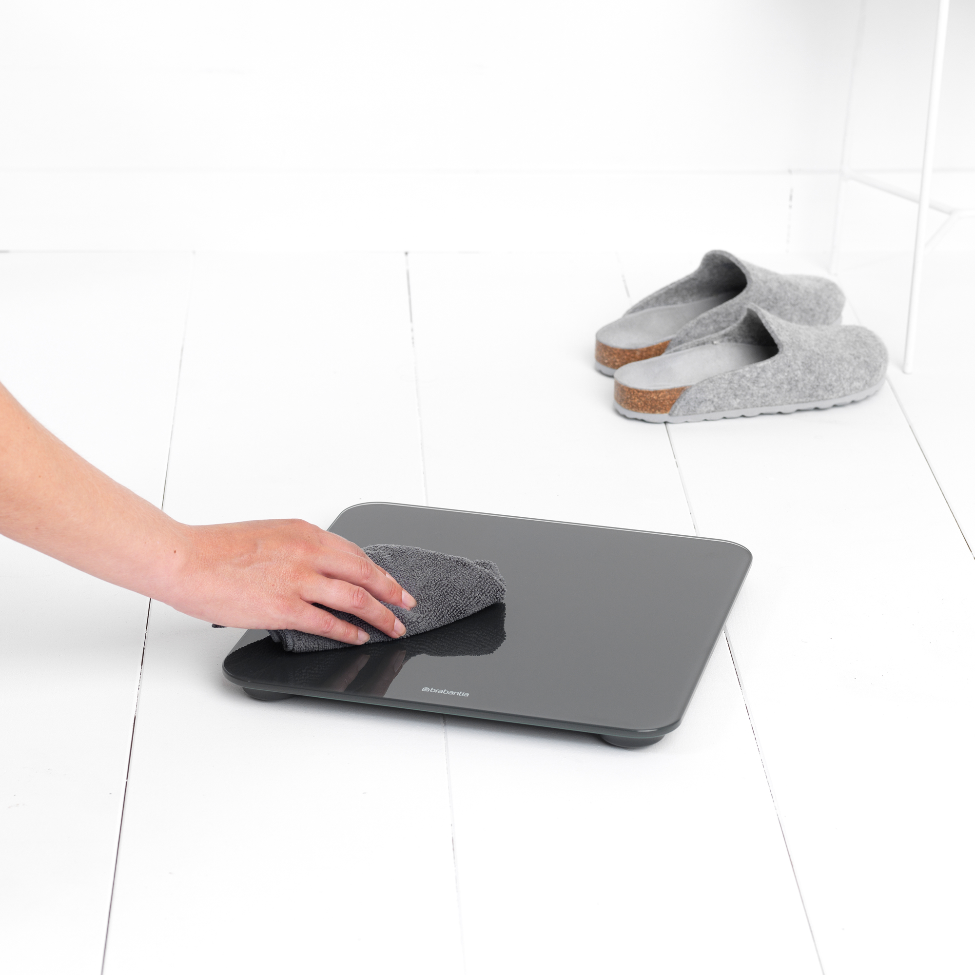 https://admins.leno.lv/storage/media/15151/renew_digital_bathroom_scales_-_dark_grey_-_8710755280122_brabantia_300dpi_2000x2000px_9_nr-20003.jpg