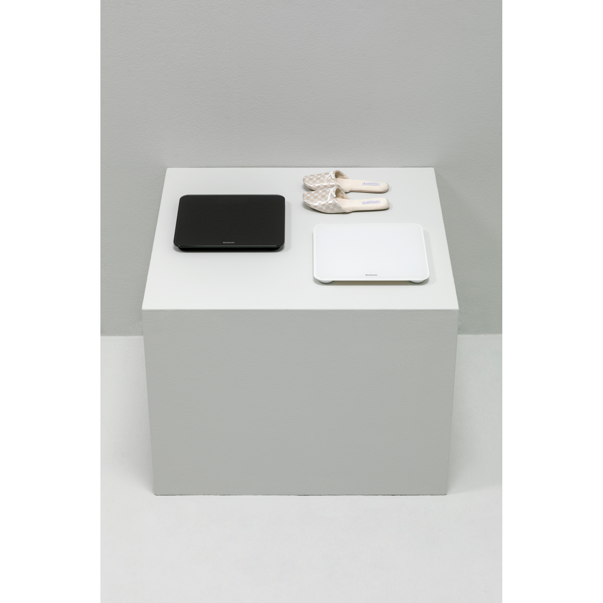 https://admins.leno.lv/storage/media/15153/renew_digital_bathroom_scales_-_dark_grey_-_8710755280122_brabantia_300dpi_2000x2000px_9_nr-19412.jpg