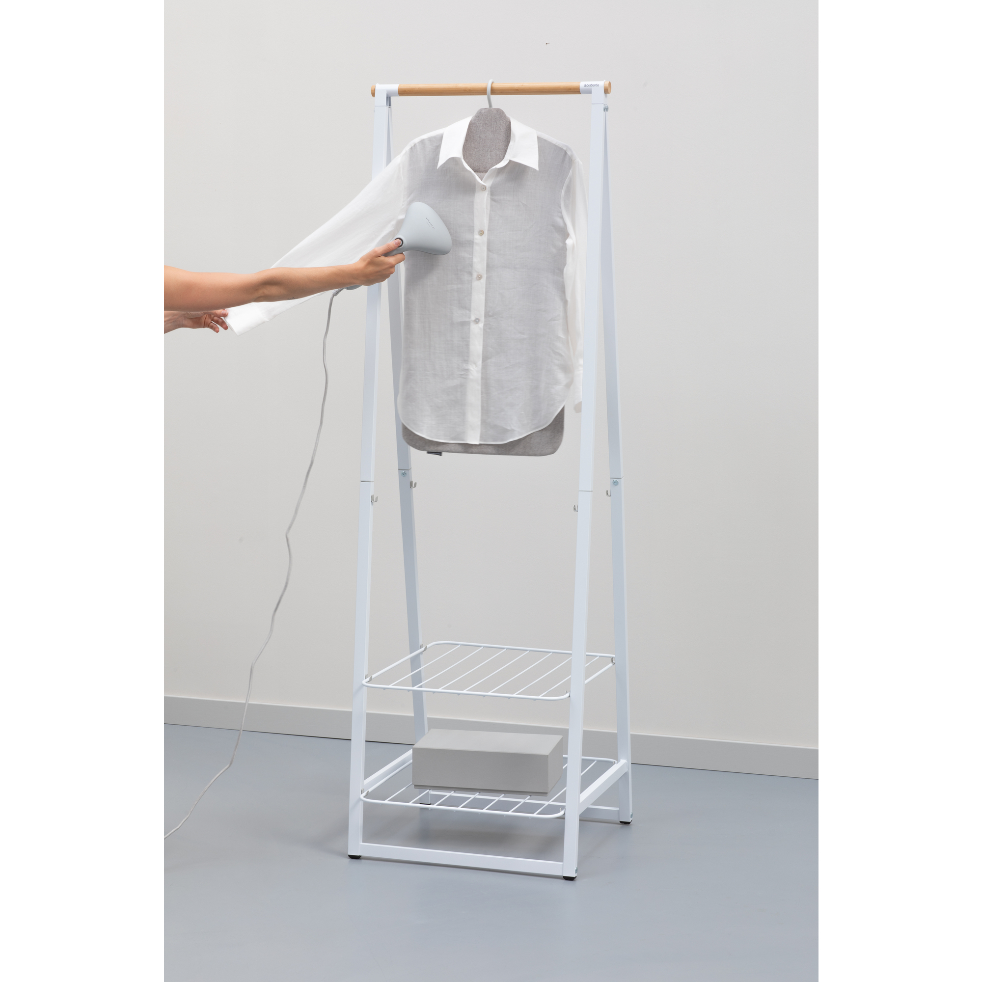 https://admins.leno.lv/storage/media/15182/foldable_steam_board_-_grey_-_8710755231742_brabantia_96dpi_2000x2000px_9_nr-35171.jpg