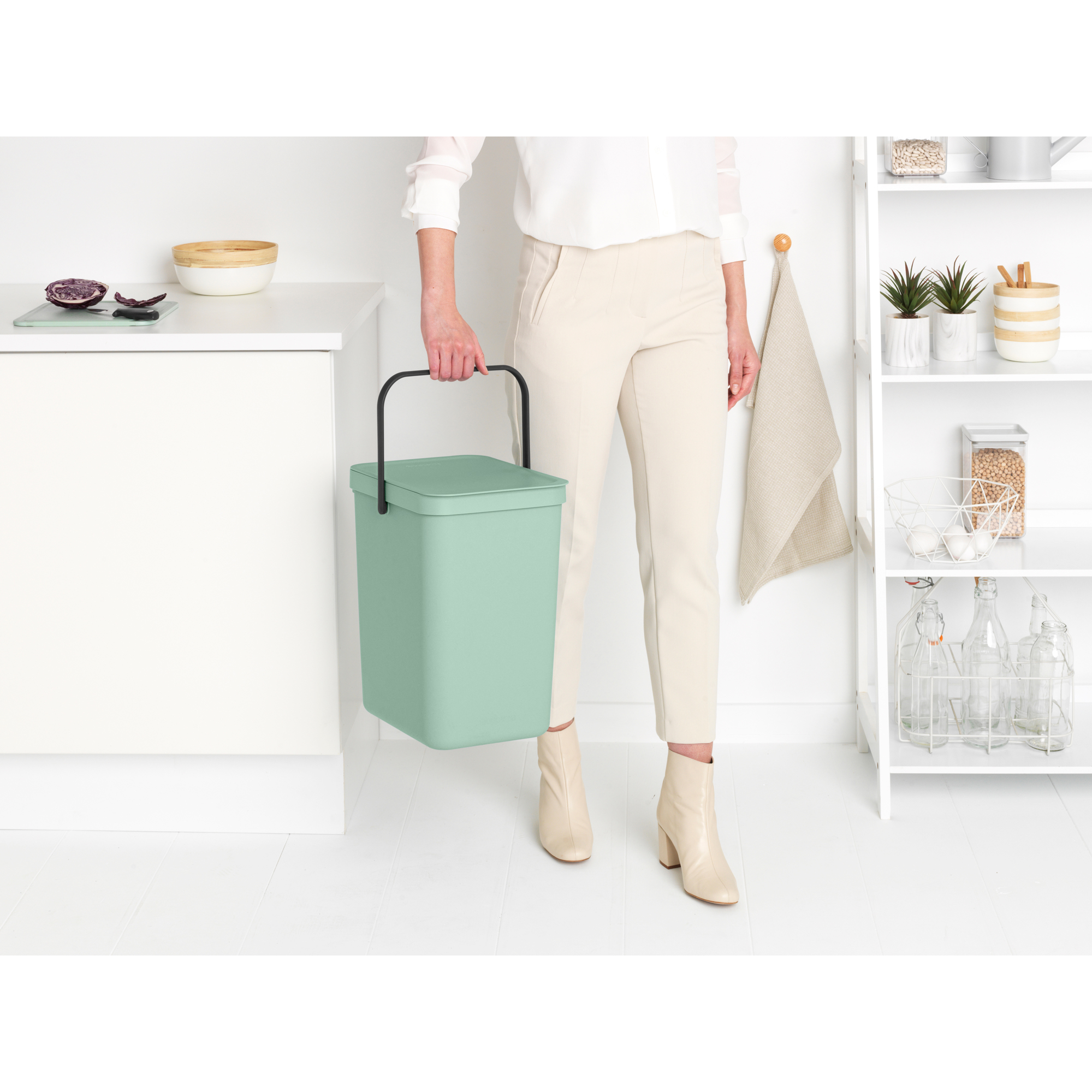 https://admins.leno.lv/storage/media/16313/Sort-&-Go-Waste-Bin,-25L---Jade-Green---8710755212765-Brabantia_300dpi_2000x2000px_9_NR-25779.JPG