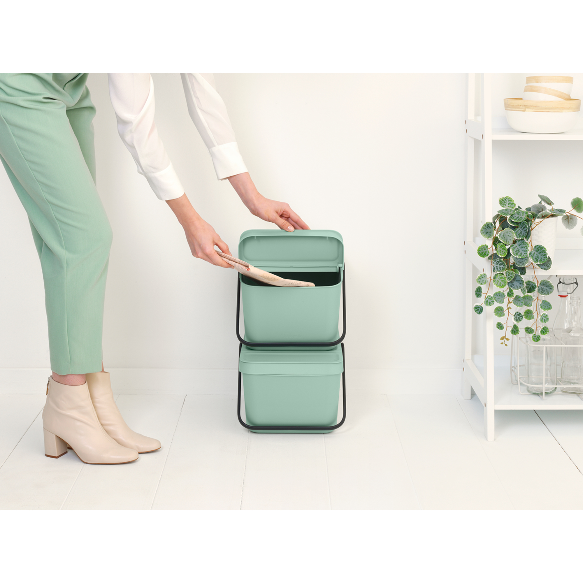 https://admins.leno.lv/storage/media/16786/Sort-&-Go-Stackable-Bin---Jade-Green---8710755277764-Brabantia_300dpi_2000x2000px_9_NR-28623.JPG