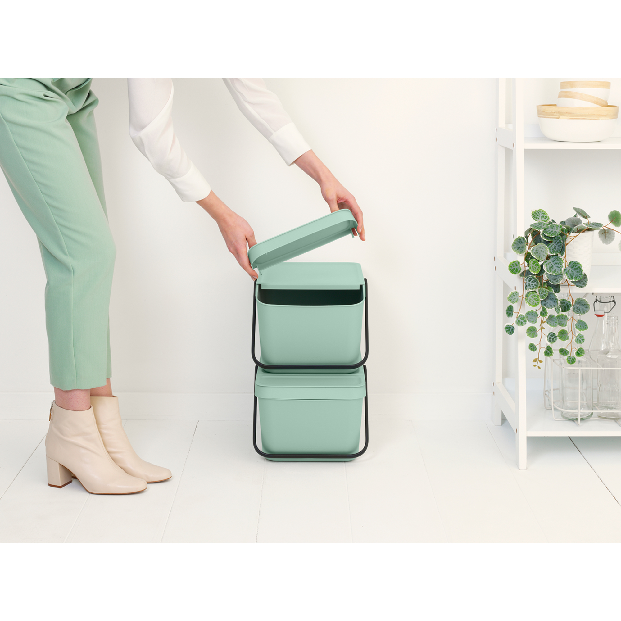 https://admins.leno.lv/storage/media/16787/Sort-&-Go-Stackable-Bin---Jade-Green---8710755277764-Brabantia_300dpi_2000x2000px_9_NR-28622.JPG