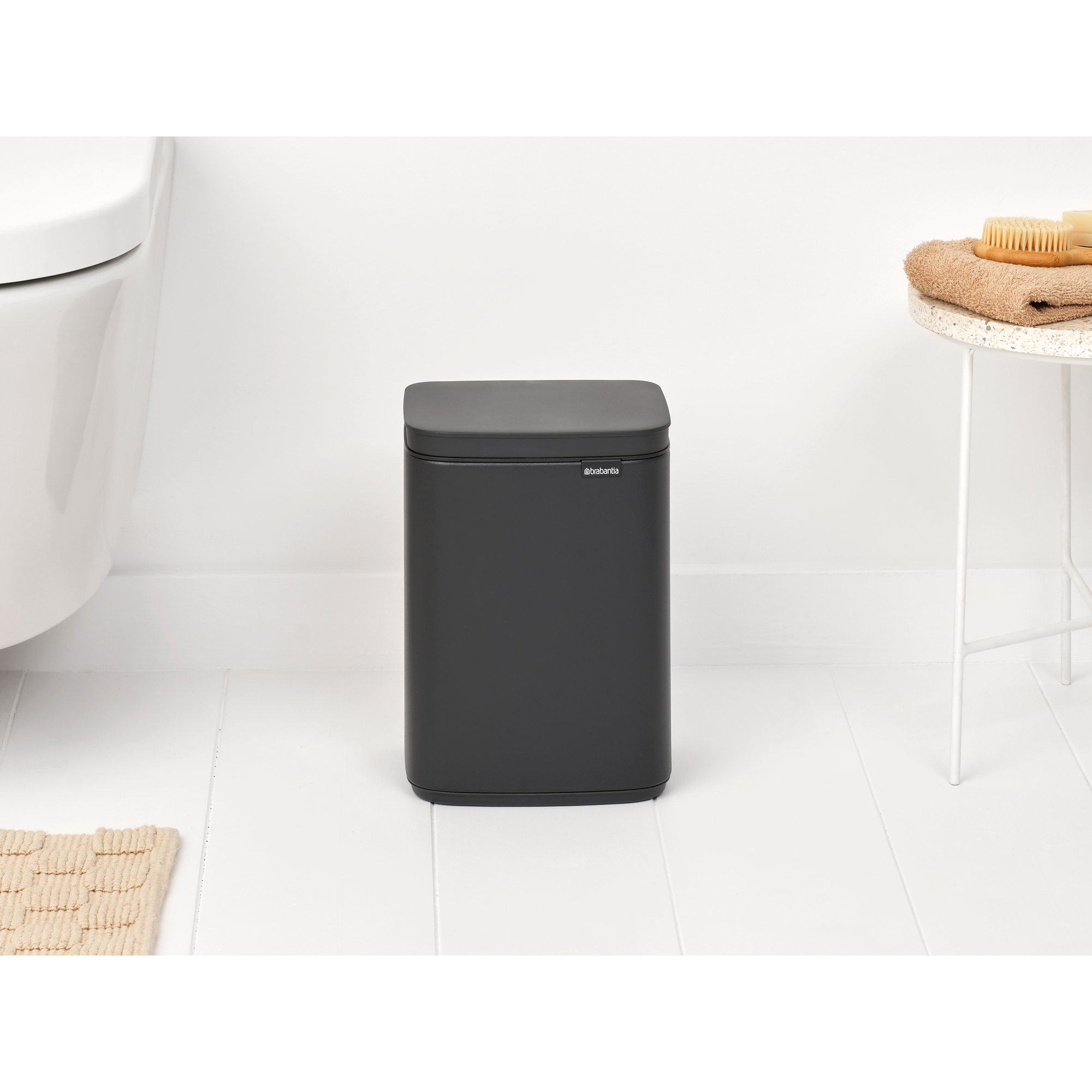 https://admins.leno.lv/storage/media/16871/Bo-Waste-Bin,-4L---Mineral-Infinite-Grey---8710755233708-Brabantia_96dpi_2000x2000px_9_NR-35770.JPG