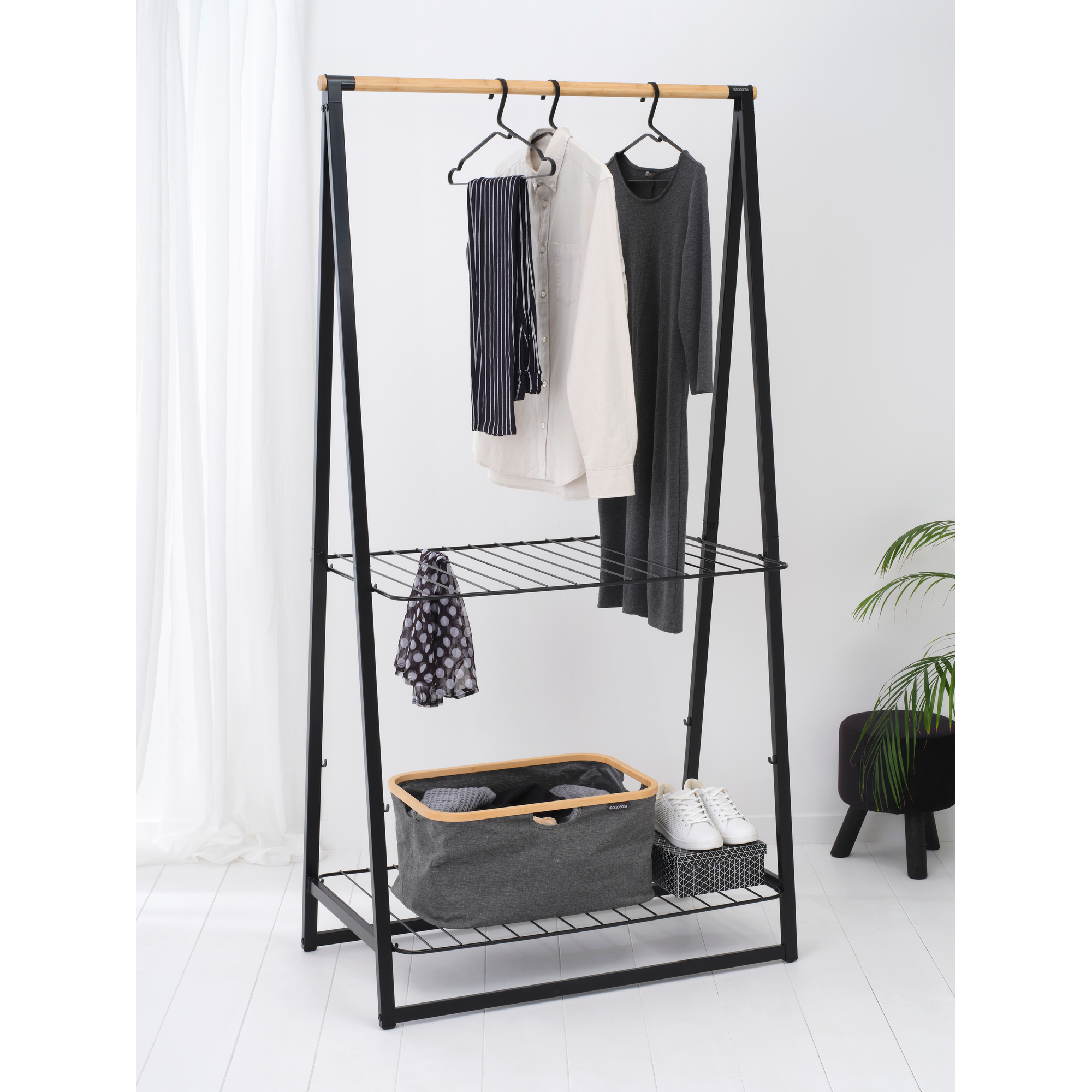 https://admins.leno.lv/storage/media/17064/Foldable-Laundry-Basket,-40L---Pepper-Black---8710755232725-Brabantia_96dpi_2000x2000px_9_NR-35355.JPG