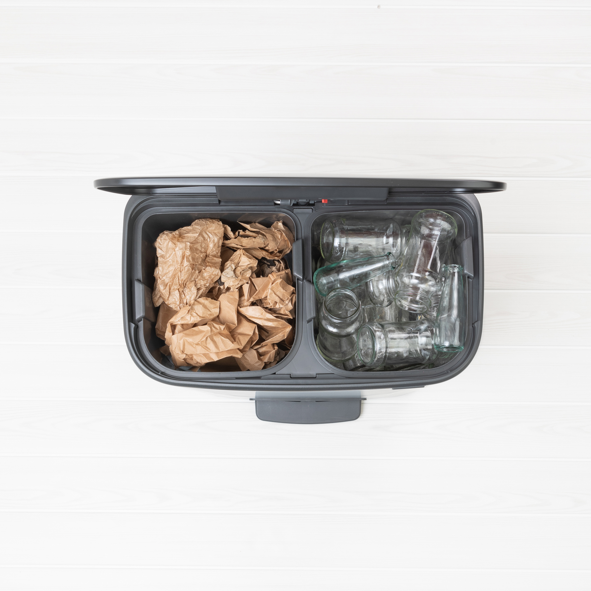 https://admins.leno.lv/storage/media/17253/Bo-Pedal-Bin,-2-x-30L---Matt-Black---8710755211508-Brabantia_300dpi_2000x2000px_9_NR-17040.JPG