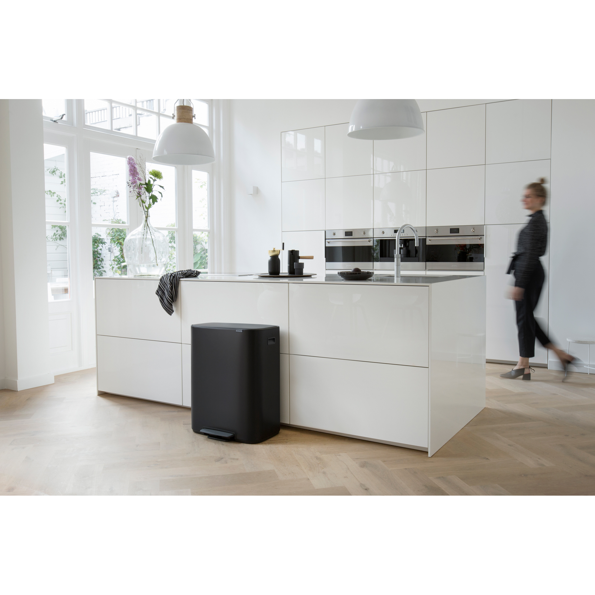 https://admins.leno.lv/storage/media/17256/Bo-Pedal-Bin,-2-x-30L---Matt-Black---8710755211508-Brabantia_300dpi_2000x2000px_9_NR-17173.JPG
