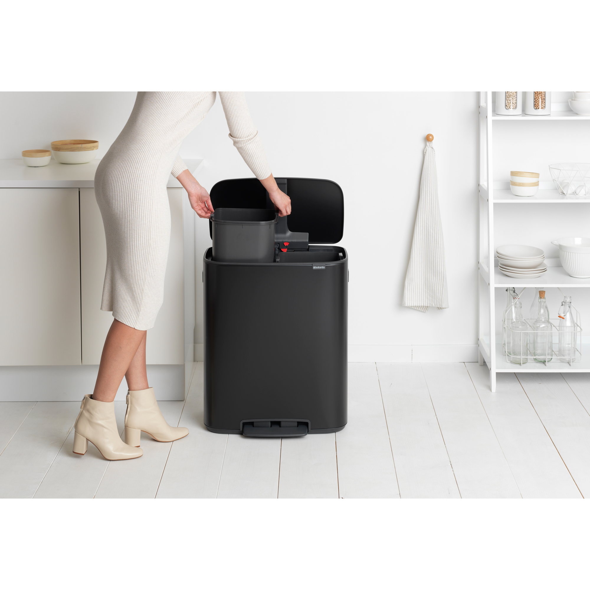 https://admins.leno.lv/storage/media/17259/Bo-Pedal-Bin,-2-x-30L---Matt-Black---8710755211508-Brabantia_300dpi_2000x2000px_9_NR-17099.JPG