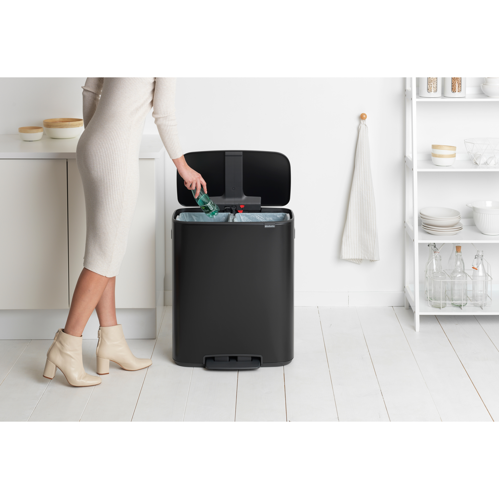https://admins.leno.lv/storage/media/17261/Bo-Pedal-Bin,-2-x-30L---Matt-Black---8710755211508-Brabantia_300dpi_2000x2000px_9_NR-17101.JPG