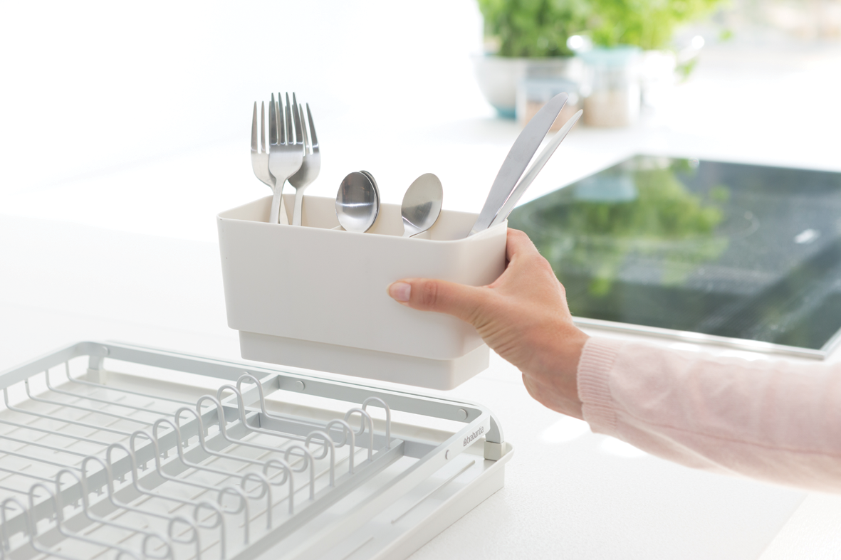 https://admins.leno.lv/storage/media/3421/dish_drying_rack_-_light_grey_-_8710755117428_brabantia_300dpi_1181x787px_x_nr-12624.png