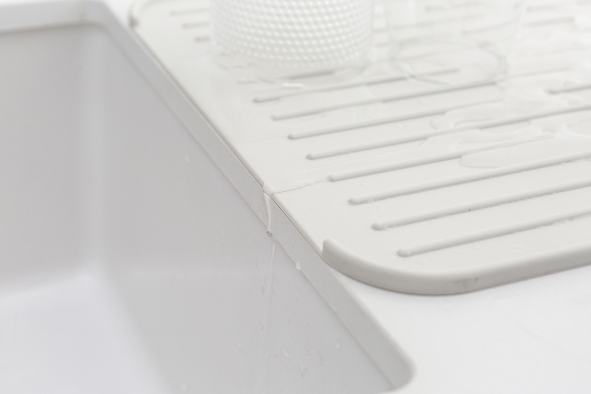 BRABANTIA Silikona trauku žāvēšanas paliktnis, light grey