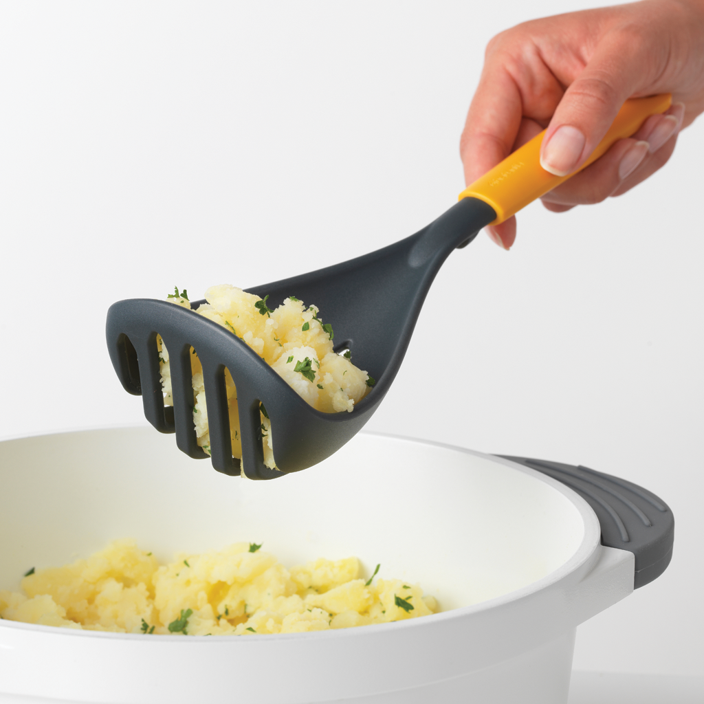 BRABANTIA kartupeļu stampa ar karoti