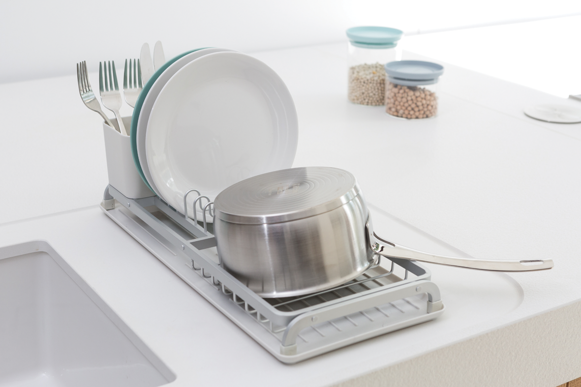 https://admins.leno.lv/storage/media/3721/compact_dish_drying_rack_-_light_grey_-_8710755117282_brabantia_300dpi_1181x787px_x_nr-12608.png