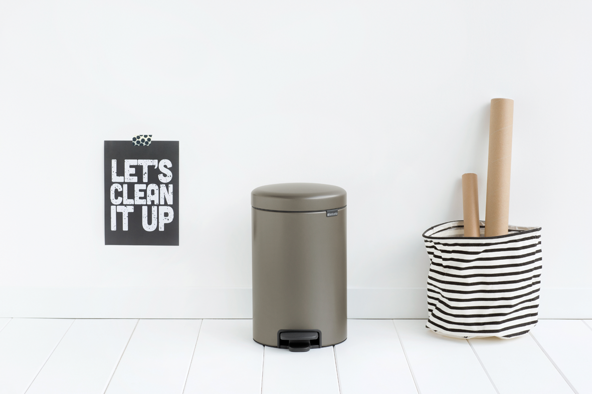https://admins.leno.lv/storage/media/3991/pedal_bin_newicon,_12l_-_platinum_-_8710755113628_brabantia_300dpi_1181x787px_x_nr-8787.png