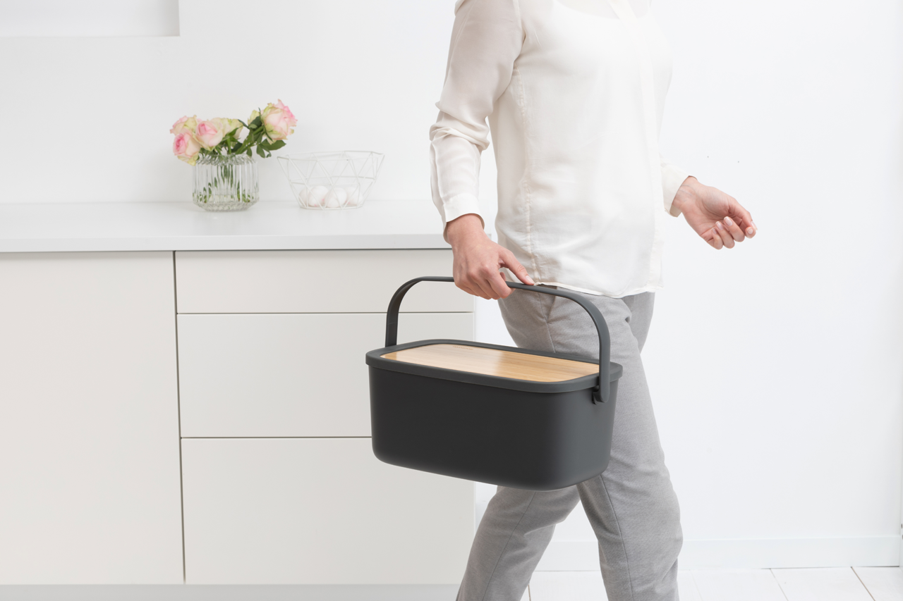 https://admins.leno.lv/storage/media/4008/nic_bread_bin_-_dark_grey_-_8710755128264_brabantia_96dpi_1280x853px_x_nr-17380.png