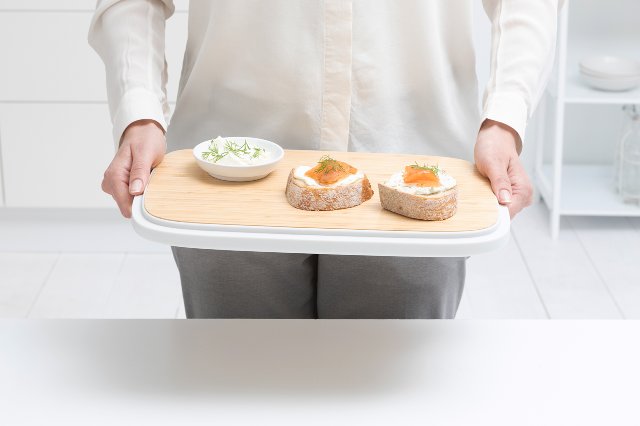 https://admins.leno.lv/storage/media/4032/nic_bread_bin_-_light_grey_-_8710755128288_brabantia_96dpi_1280x853px_x_nr-17404.png
