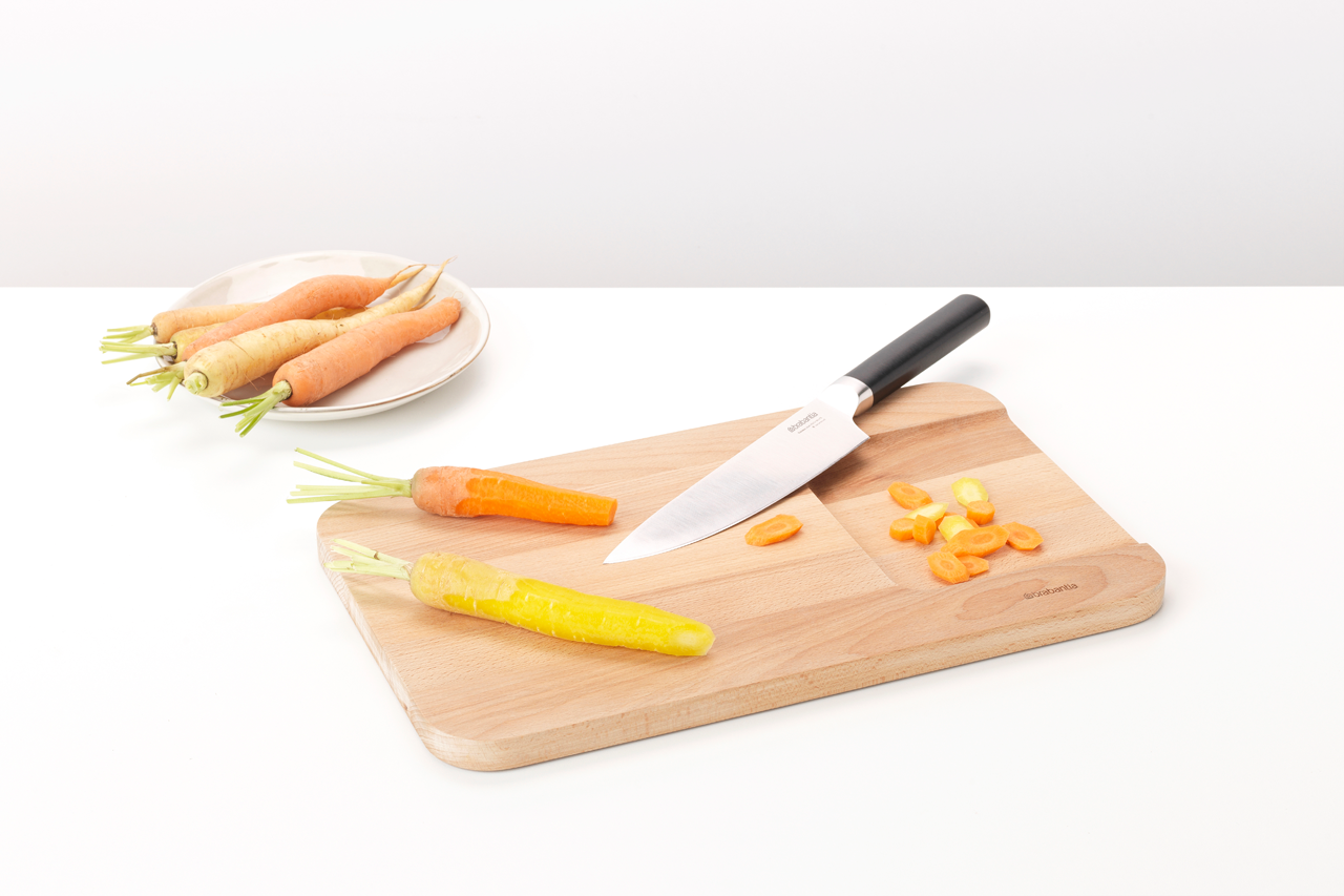https://admins.leno.lv/storage/media/4445/wooden_chopping_board_for_vegetables_-_profile_-_8710755260742_brabantia_96dpi_1280x853px_x_nr-19828.png