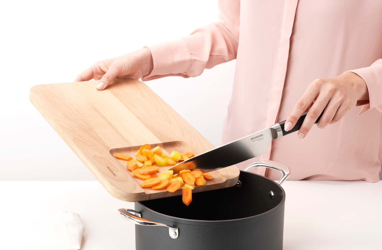 https://admins.leno.lv/storage/media/4448/wooden_chopping_board_for_vegetables_-_profile_-_8710755260742_brabantia_96dpi_1280x837px_x_nr-19826.png