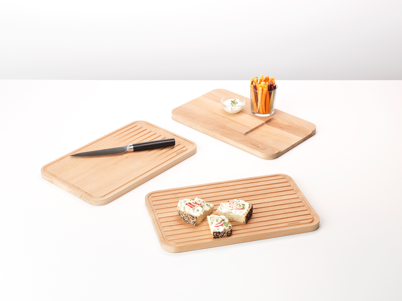 https://admins.leno.lv/storage/media/4449/wooden_chopping_board_for_vegetables_-_profile_-_8710755260742_brabantia_96dpi_1280x960px_x_nr-19829.png