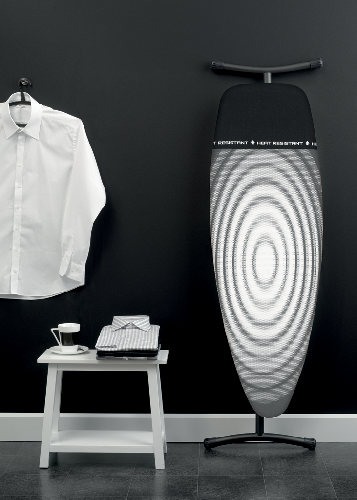 https://admins.leno.lv/storage/media/4494/ironing_board_d,_135x45cm,_hrpz_-_titan_oval_-_8710755345647_brabantia_72dpi_731x1024px_x_nr-3072.png